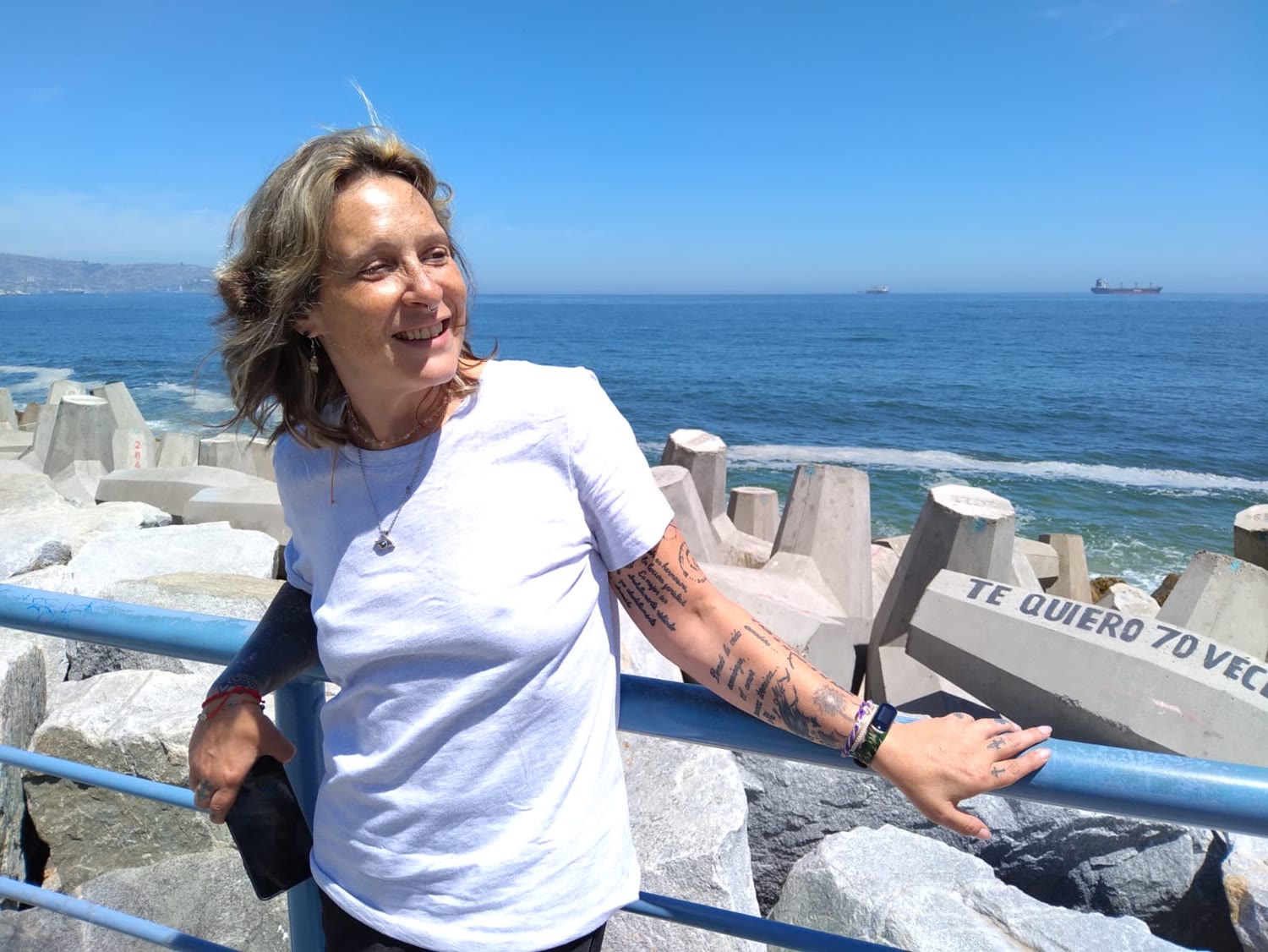 Eleonora en una conversación